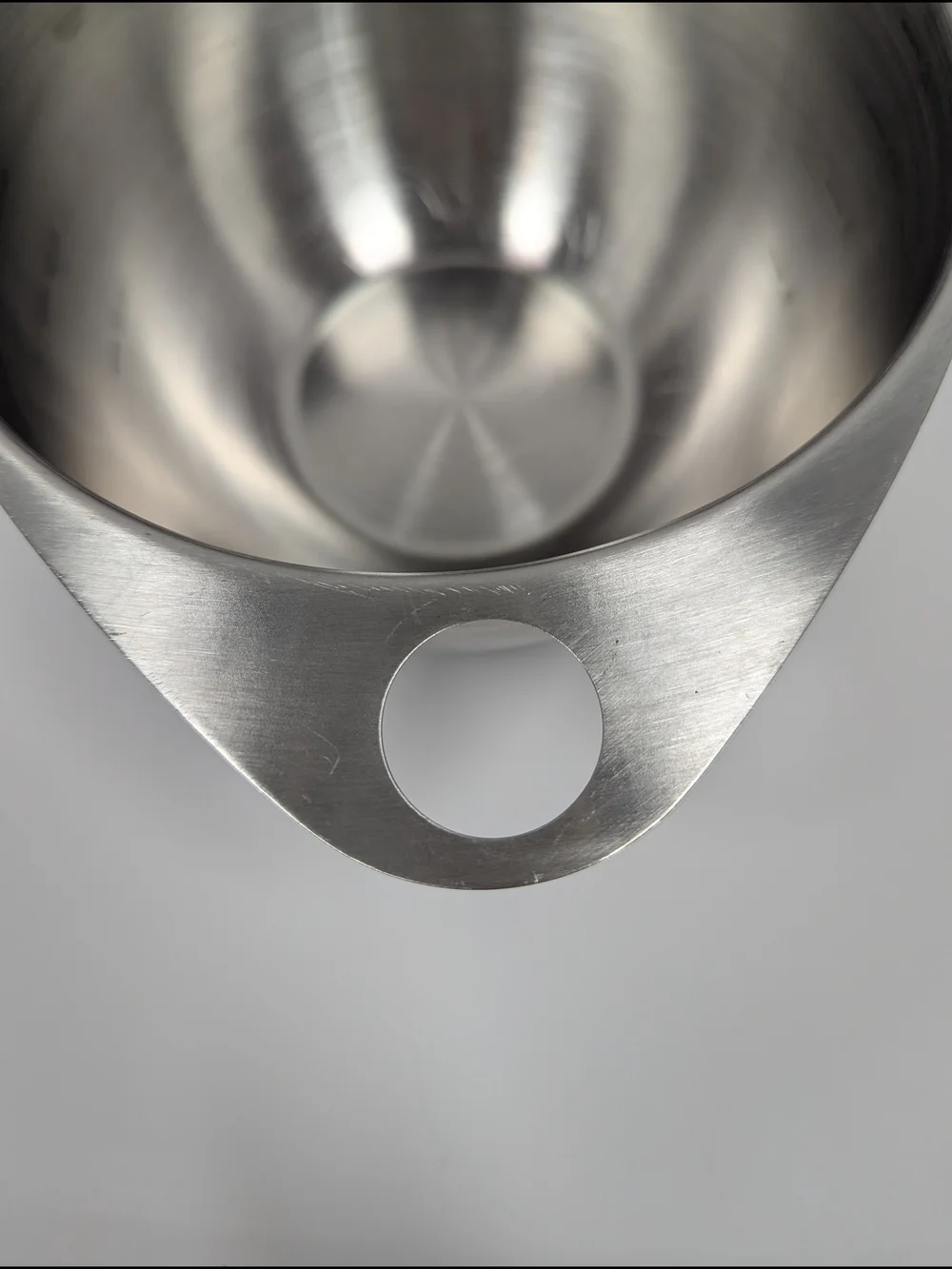 The Pampered Chef Stainless Steel Mixing Bowl Pour Spout Silicone Base 8-Cup 2-L